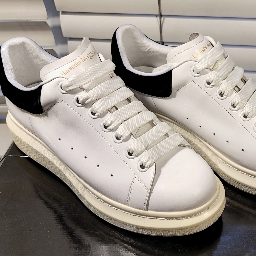 Alexander McQueen Oversize Sneaker **Matching dustbag included** Size 41